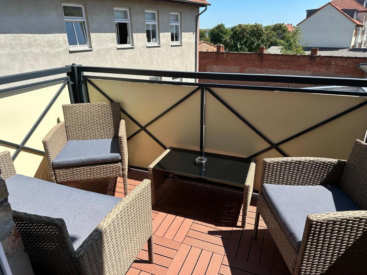 Grosse Fuer Gruppen Und Familien Bis 8 Personen Mit Balkon Apartment Erfurt